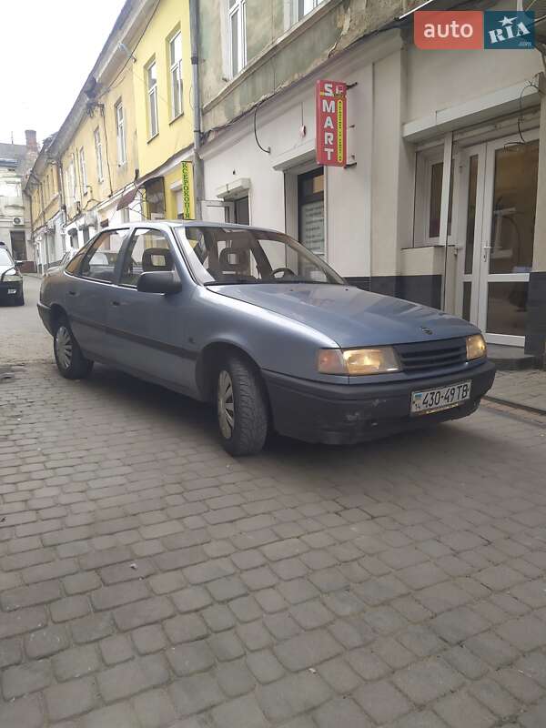 Седан Opel Vectra 1989 в Самборі