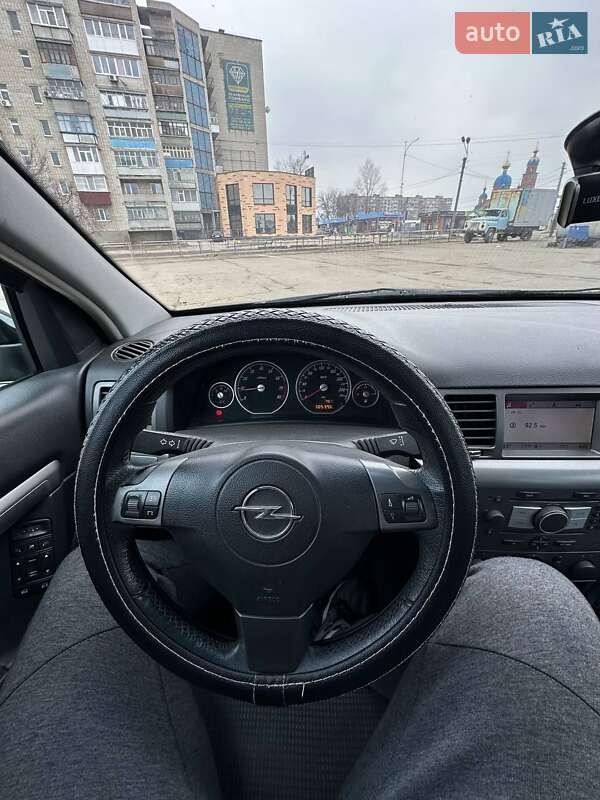 Седан Opel Vectra 2005 в Лозовой