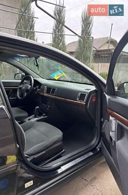 Седан Opel Vectra 2004 в 