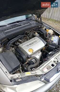 Седан Opel Vectra 1999 в 