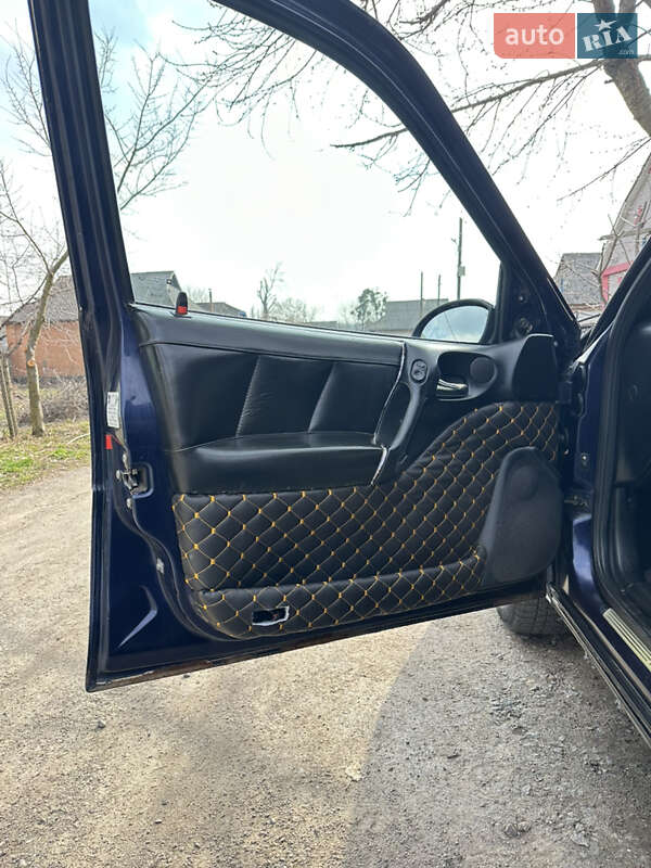 Седан Opel Vectra 1999 в Литине