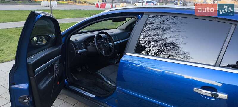 Универсал Opel Vectra 2003 в Ужгороде