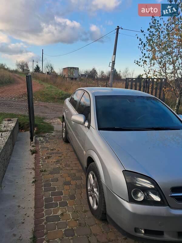 Седан Opel Vectra 2005 в Львове