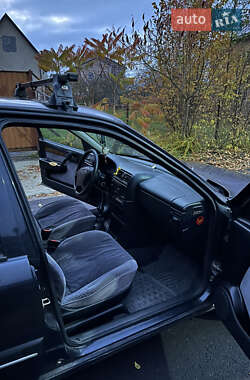 Ліфтбек Opel Vectra 1995 в 