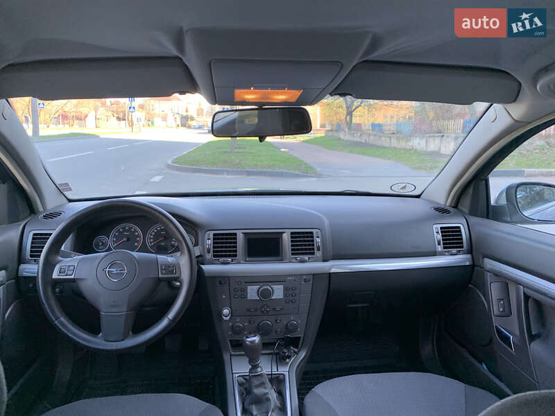 Лифтбек Opel Vectra 2006 в Чернигове
