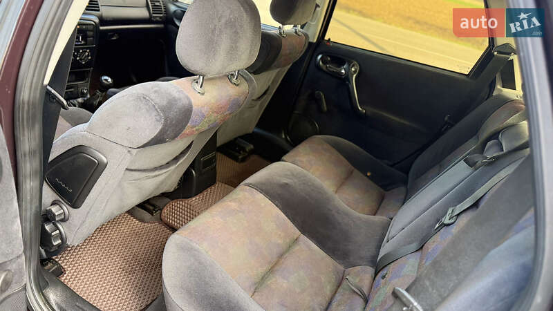 Седан Opel Vectra 2000 в Хусте