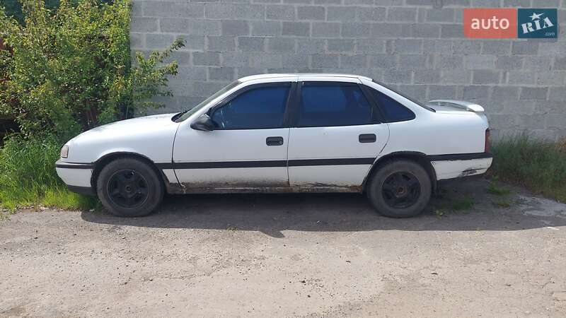 Седан Opel Vectra 1990 в Львове
