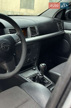 Лифтбек Opel Vectra 2003 в 