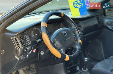 Седан Opel Vectra 1996 в 