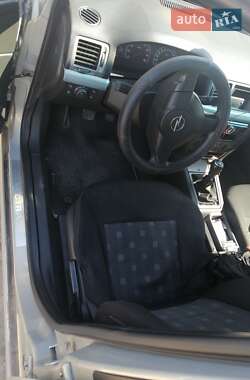 Седан Opel Vectra 2005 в 