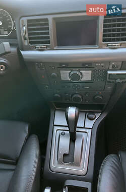 Лифтбек Opel Vectra 2006 в 
