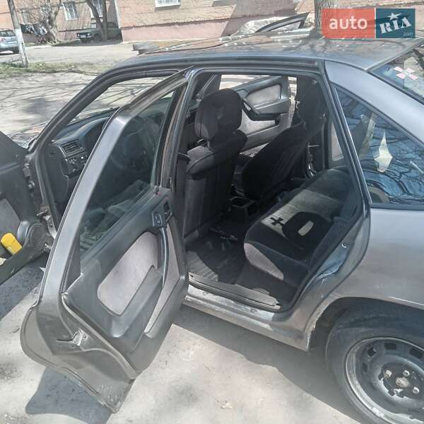 Седан Opel Vectra 1989 в Белой Церкви