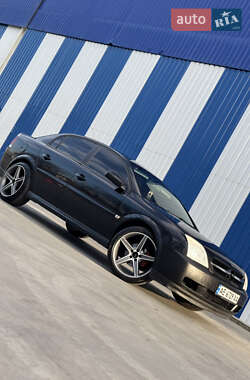 Седан Opel Vectra 2004 в 