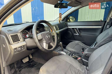 Седан Opel Vectra 2004 в 