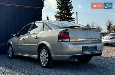 Ліфтбек Opel Vectra 2006 в 
