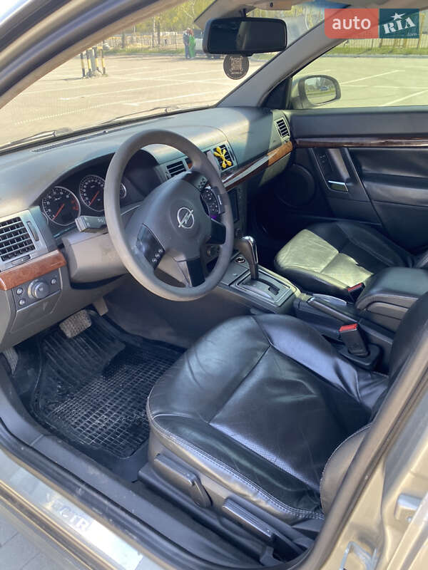 Седан Opel Vectra 2003 в Сумах