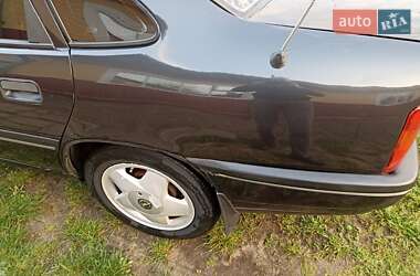 Седан Opel Vectra 1992 в 