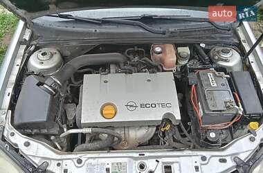 Седан Opel Vectra 2003 в 