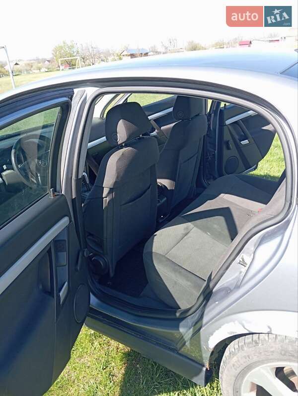 Седан Opel Vectra 2004 в Могилев-Подольске фото 3 Седан Opel Vectra 2004 в Могилев-Подольске