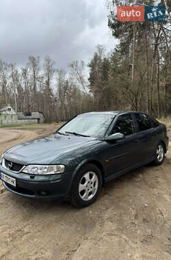 Лифтбек Opel Vectra 2000 в 