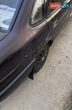 Седан Opel Vectra 1992 в 