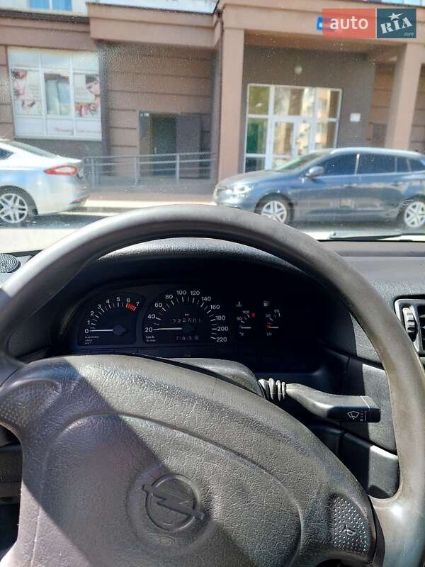 Ліфтбек Opel Vectra 1995 в Крюківщині