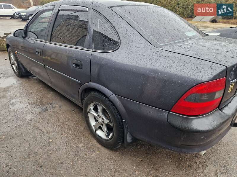 Седан Opel Vectra 1997 в Золочеві