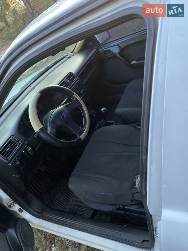 Седан Opel Vectra 1995 в Березному