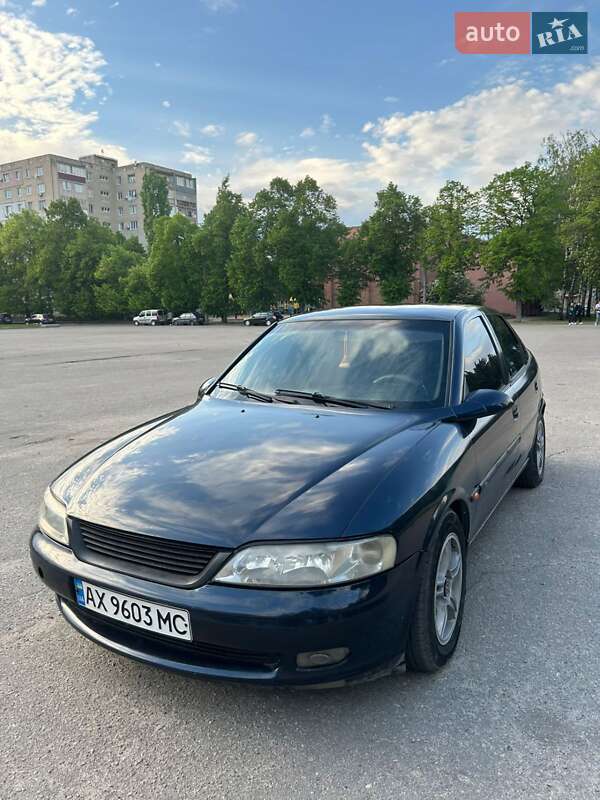 Лифтбек Opel Vectra 1996 в 