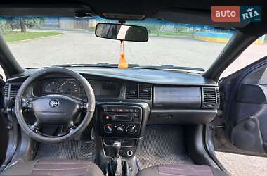 Лифтбек Opel Vectra 1996 в 