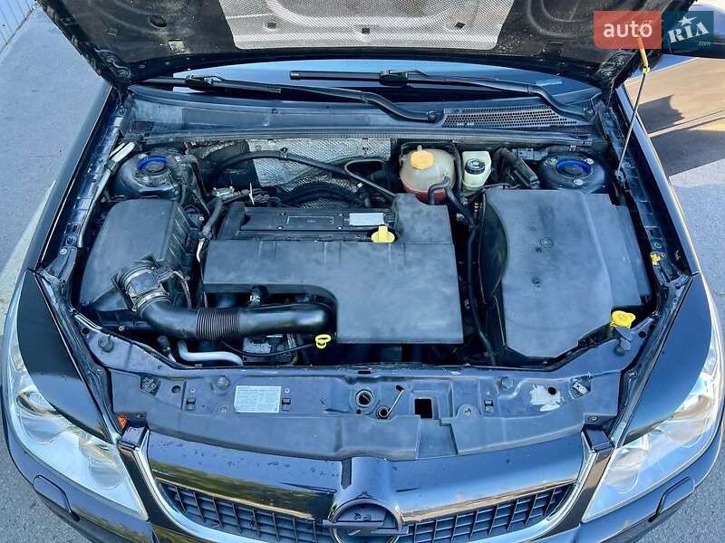 Лифтбек Opel Vectra 2006 в Горишних Плавнях