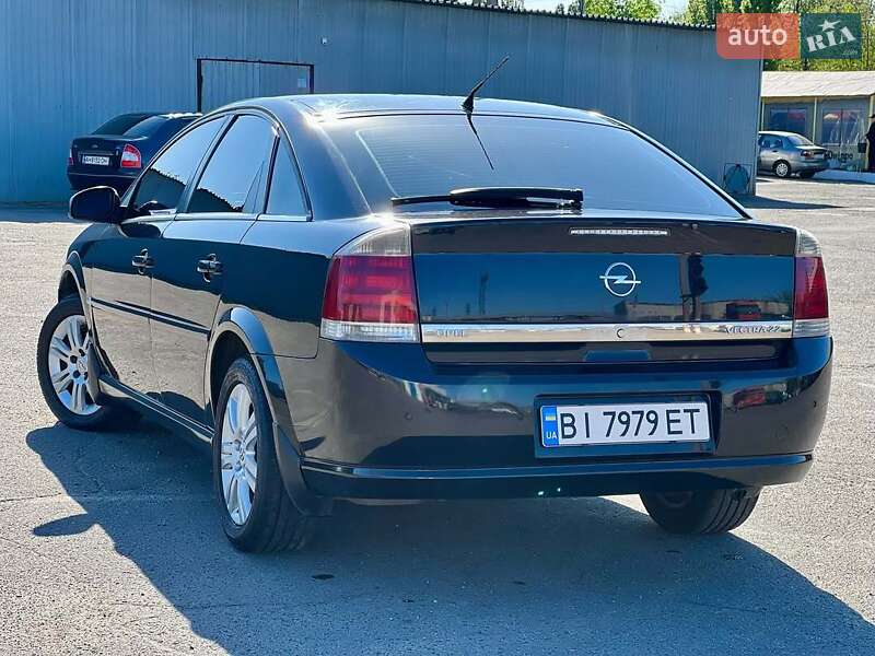 Лифтбек Opel Vectra 2006 в Горишних Плавнях