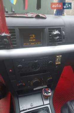 Лифтбек Opel Vectra 2003 в 