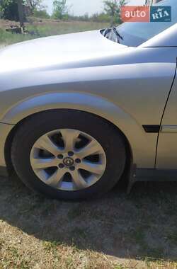 Седан Opel Vectra 2004 в 
