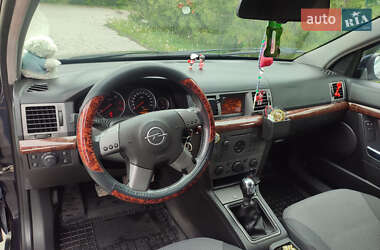 Универсал Opel Vectra 2004 в 