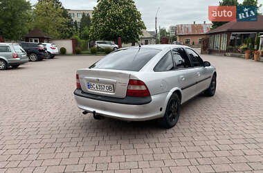 Лифтбек Opel Vectra 1997 в 
