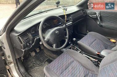 Лифтбек Opel Vectra 1997 в 
