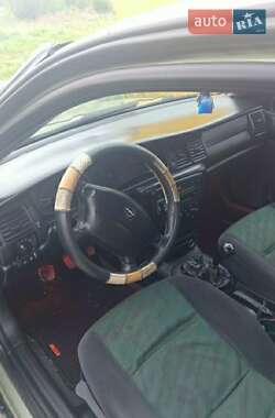 Седан Opel Vectra 1996 в 
