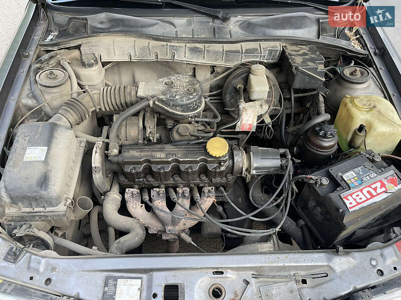 Седан Opel Vectra 1989 в Чернівцях