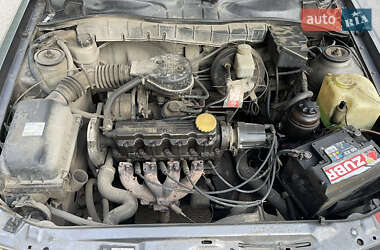 Седан Opel Vectra 1989 в 