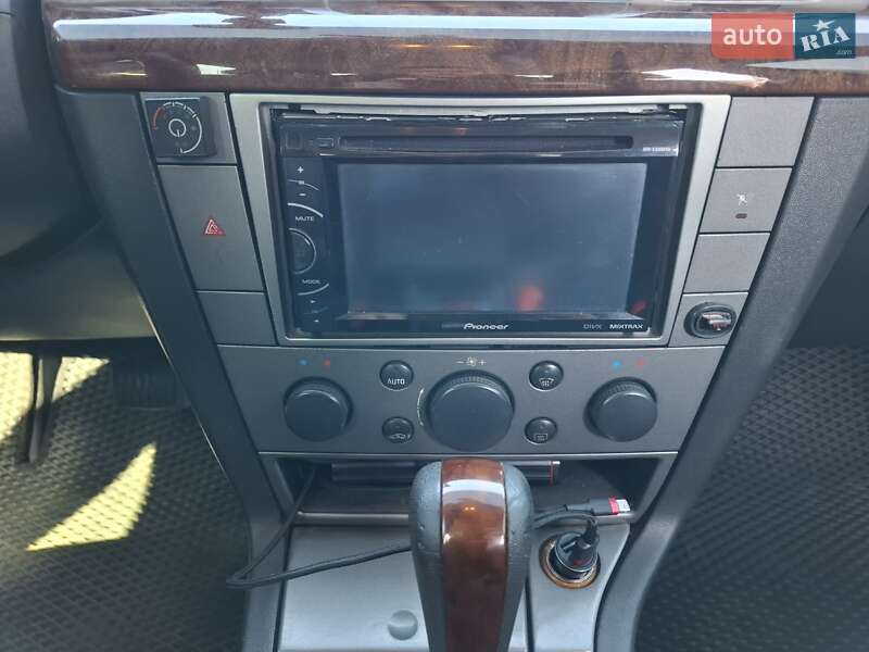 Седан Opel Vectra 2004 в Миколаєві