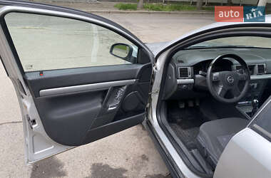 Лифтбек Opel Vectra 2004 в 