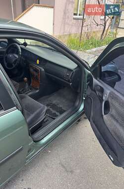 Лифтбек Opel Vectra 1999 в 