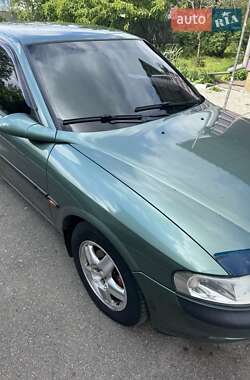 Лифтбек Opel Vectra 1999 в 