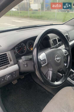 Седан Opel Vectra 2005 в 