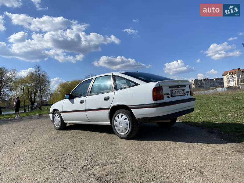 Лифтбек Opel Vectra 1992 в Коломые