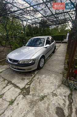 Седан Opel Vectra 1996 в Самборі