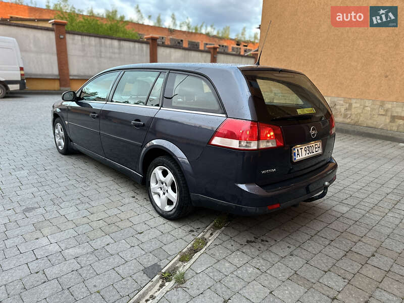 Універсал Opel Vectra 2006 в Коломиї