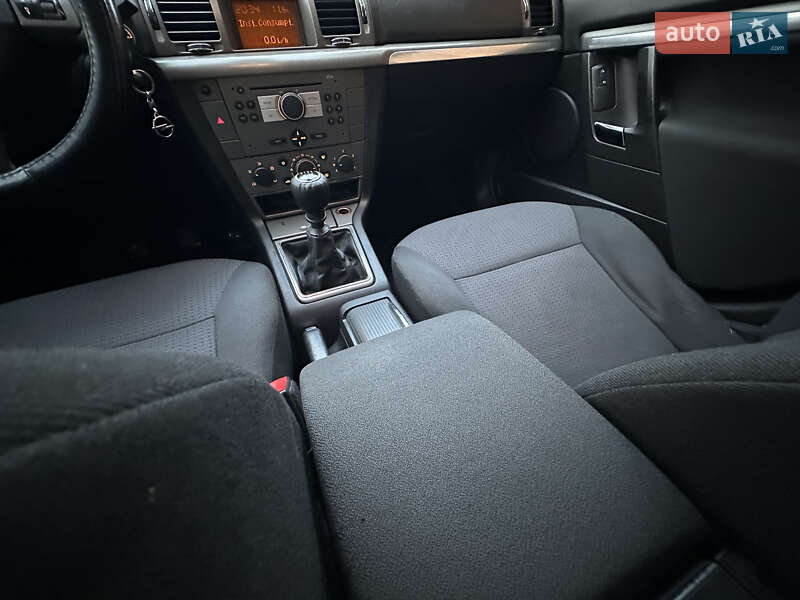 Універсал Opel Vectra 2006 в Коломиї