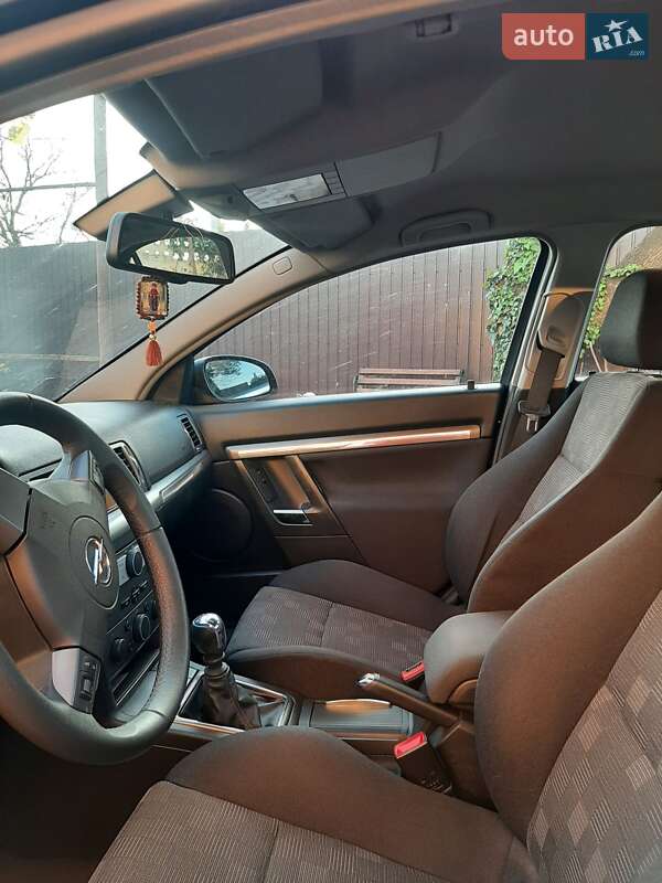 Седан Opel Vectra 2006 в Широком